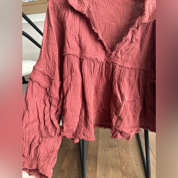 FREE PEOPLE Women's Red Textured Top - Picture 2 of 2